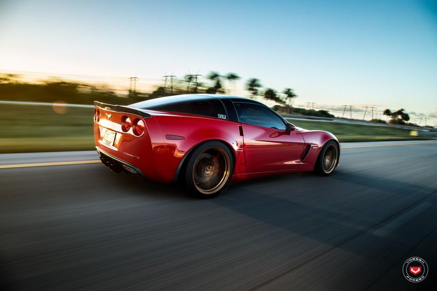  Chevrolet Cotvette Z06 on Vossen Wheels (HC-1) 2017 года  (фото 7 из 13)